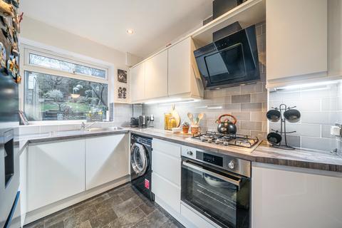 2 bedroom end of terrace house for sale, Larkhill Close, Leeds LS8