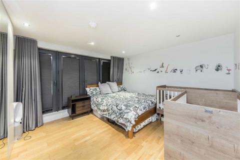 2 bedroom flat for sale, Kings Bench Street, London SE1