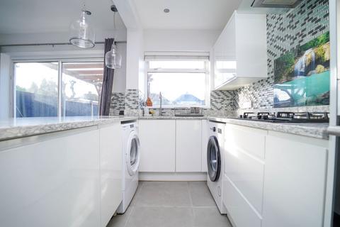 3 bedroom semi-detached house for sale, Wellsford Avenue, Solihull B92