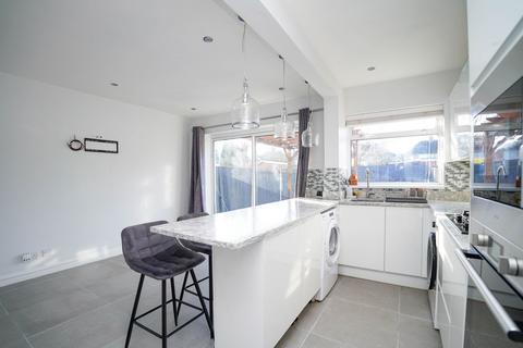 3 bedroom semi-detached house for sale, Wellsford Avenue, Solihull B92