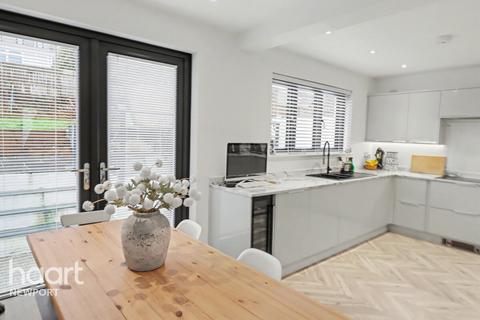 undefined, Penylan Close, Newport