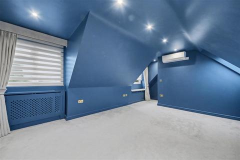 undefined, Ashmeads Court Shenley
