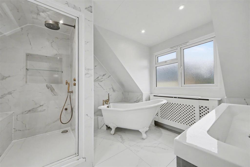 Ensuite (2).jpg