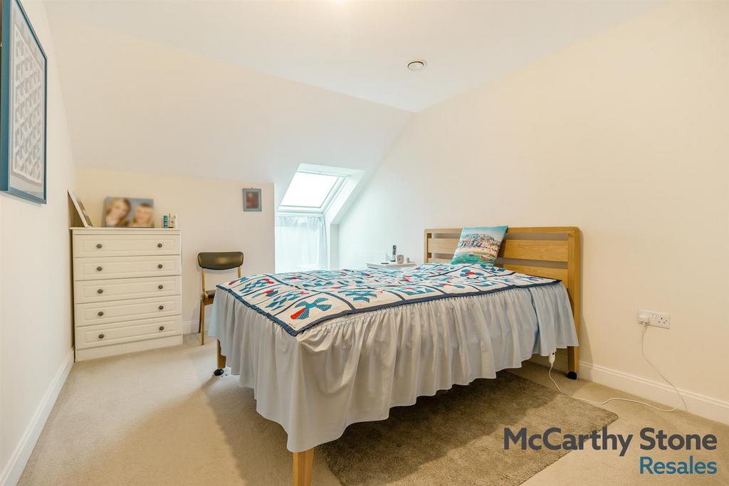 8676040-interior09.jpg