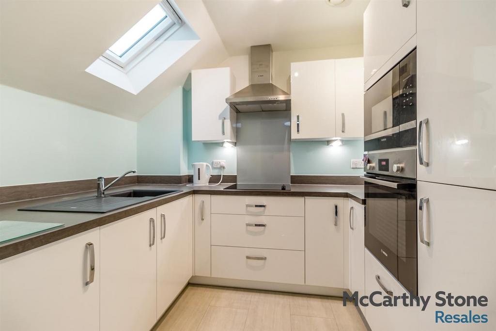 8676040-interior01.jpg