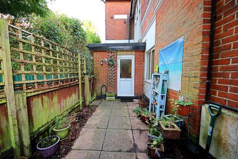 2 bedroom flat to rent, Wellington Road, Bournemouth,