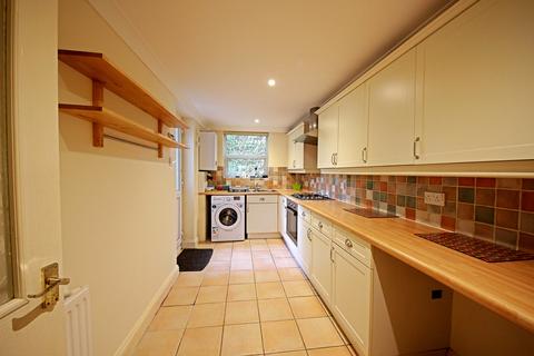 2 bedroom flat to rent, Wellington Road, Bournemouth,