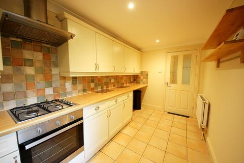 2 bedroom flat to rent, Wellington Road, Bournemouth,