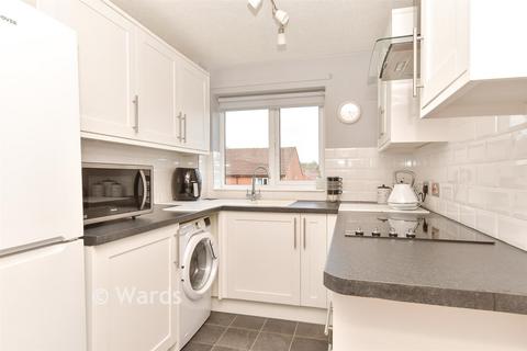2 bedroom flat for sale, Dove Close, Walderslade, Chatham, Kent