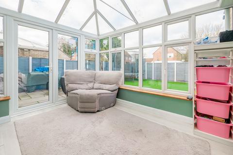 3 bedroom semi-detached house for sale, Harvest Close, Chelmsford CM3