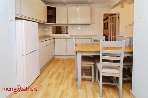 3 bedroom semi-detached house for sale, Springvale Close, Wickersley, Rotherham