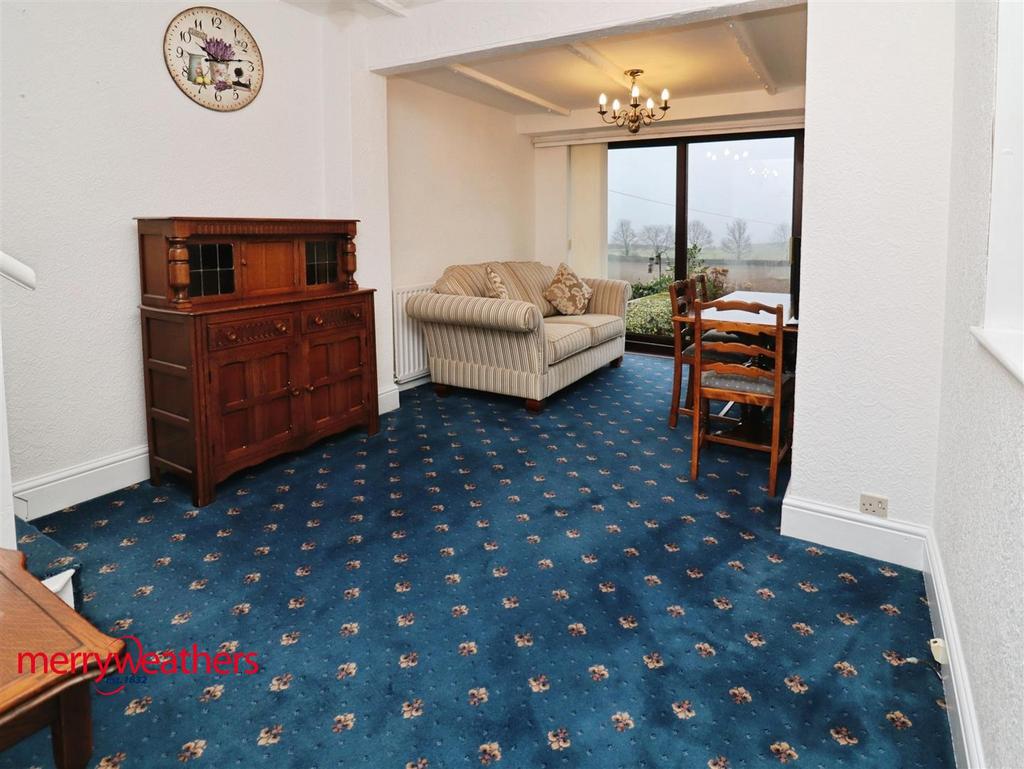 Extended dining room