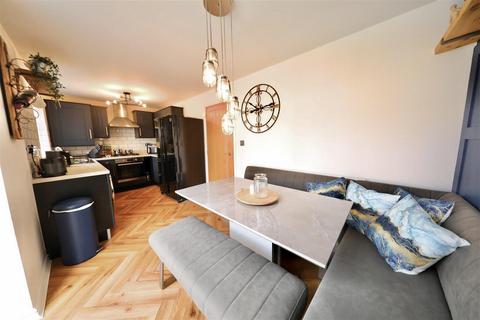 3 bedroom detached house for sale, Chartwell Gardens, Kingswood, Hull