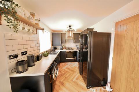 3 bedroom detached house for sale, Chartwell Gardens, Kingswood, Hull