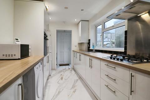 3 bedroom terraced house to rent, Spring Gardens Terrace, Adamsdown, Cardiff, CF24