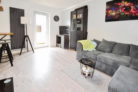 1 bedroom detached bungalow to rent, Byron Road Gillingham ME7