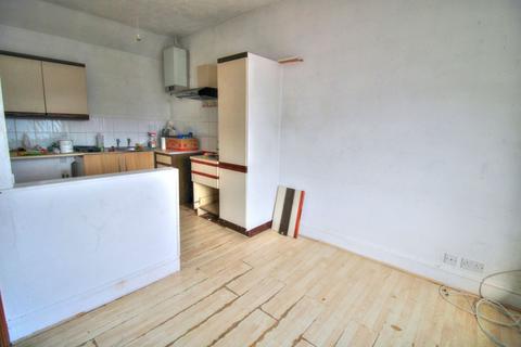 2 bedroom flat for sale, Cavendish Place, Eastbourne BN21