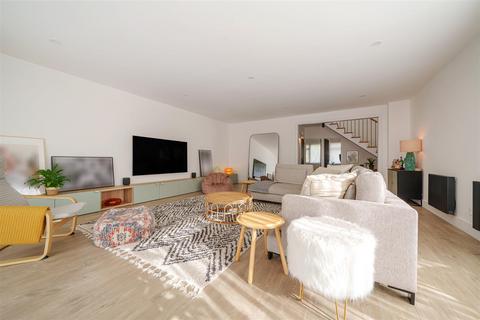 4 bedroom detached house for sale, Barnet Lane, Totteridge