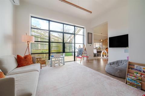 4 bedroom detached house for sale, Barnet Lane, Totteridge