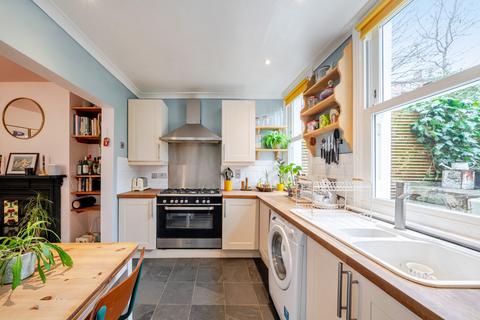 2 bedroom maisonette for sale, Oaksford Avenue, London, SE26