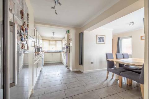 4 bedroom end of terrace house for sale, Wild Green South, Langley SL3