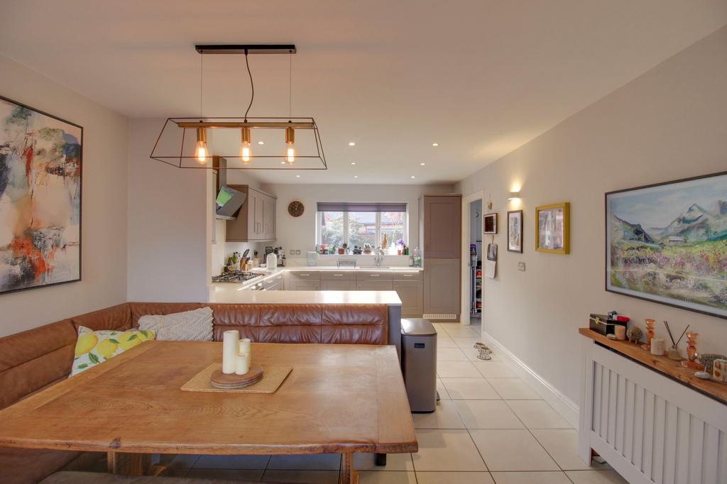 Kitchen / Dining Room