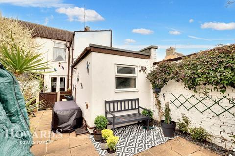 3 bedroom end of terrace house for sale, Raglan Street, Lowestoft