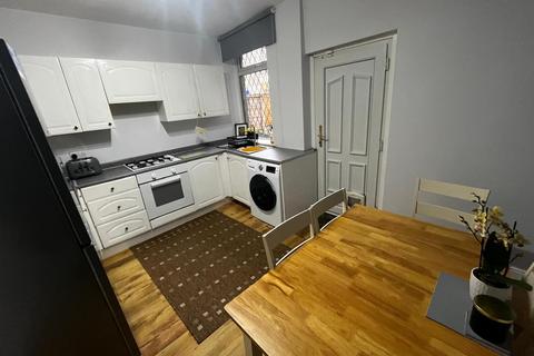 2 bedroom terraced house for sale, Stamford Street, Stalybridge SK15