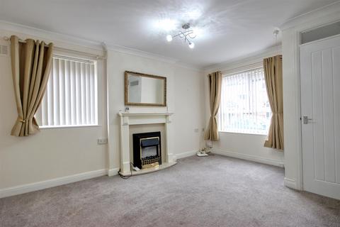 2 bedroom flat for sale, Applegarth Mews, Crescent Street, Cottingham