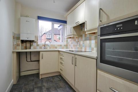 2 bedroom flat for sale, Applegarth Mews, Crescent Street, Cottingham