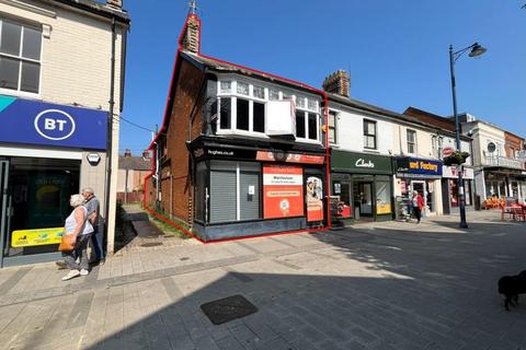 Retail property (high street) to rent - 71 Hamilton Road, Felixstowe, Suffolk, IP11