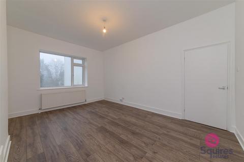 3 bedroom flat for sale, Sunningfields Road, Hendon