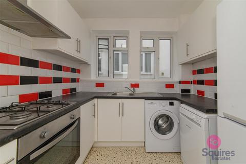 3 bedroom flat for sale, Sunningfields Road, Hendon