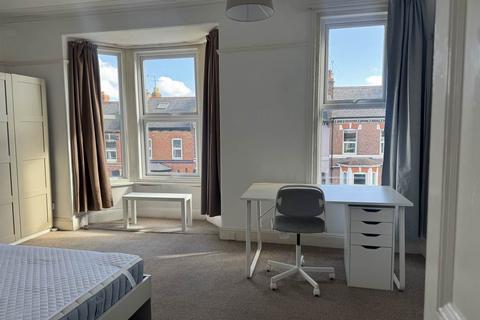 2 bedroom flat to rent, Pinhoe Road, Exeter EX4