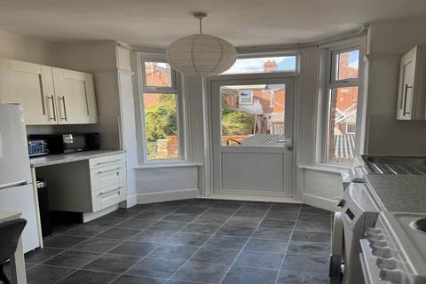 2 bedroom flat to rent, Pinhoe Road, Exeter EX4
