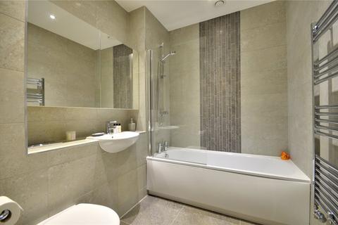 2 bedroom apartment for sale, Wintergreen Boulevard, West Drayton