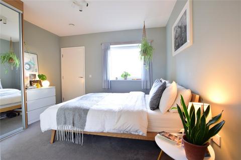 2 bedroom apartment for sale, Wintergreen Boulevard, West Drayton