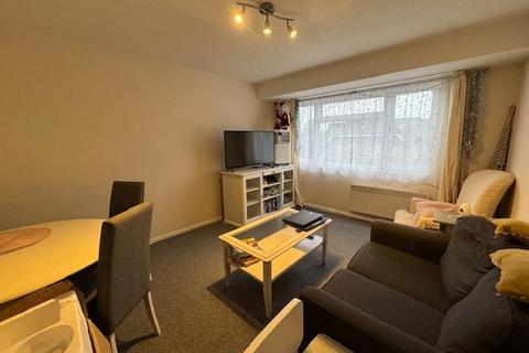 2 bedroom apartment to rent, Taplow,  Berkshire,  SL6