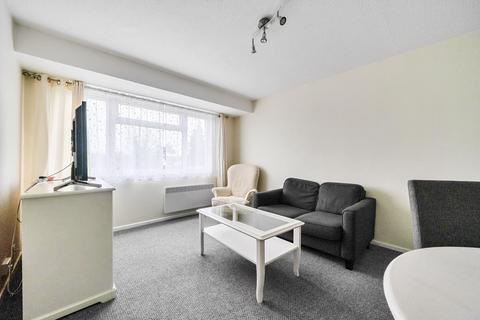 2 bedroom flat to rent, Taplow,  Berkshire,  SL6