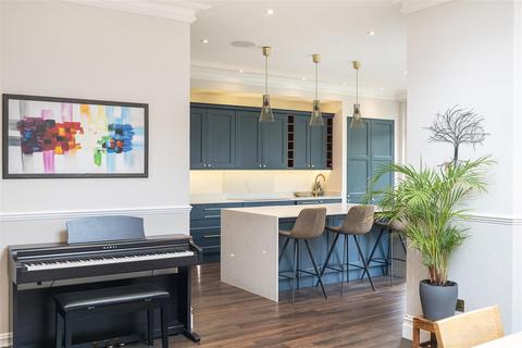 5 bedroom detached house for sale, Devonshire Road, Harpenden