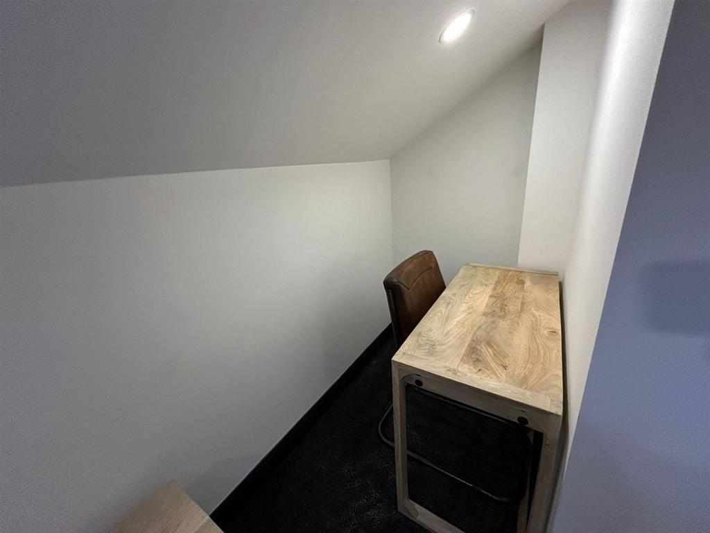 Room 4..jpg