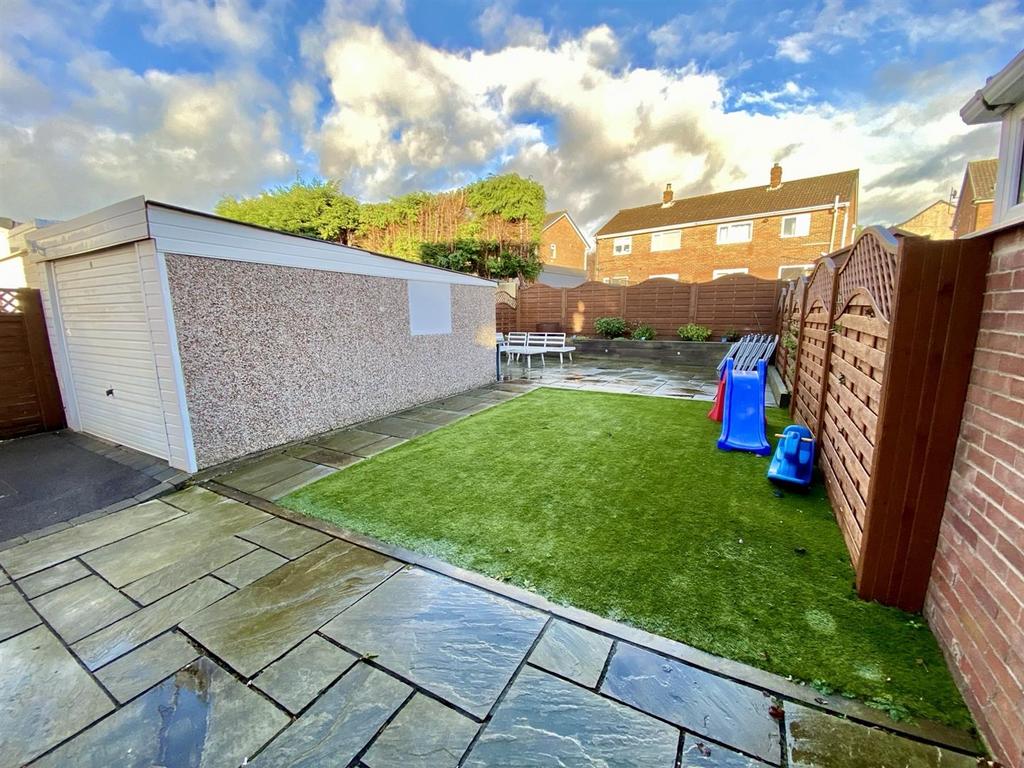 Bramleys Estate Agents - Wellhouse Close - Mirfiel