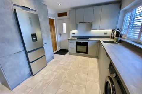 3 bedroom semi-detached house for sale, Wellhouse Close, Mirfield