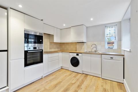 2 bedroom property for sale, College Street, Petersfield