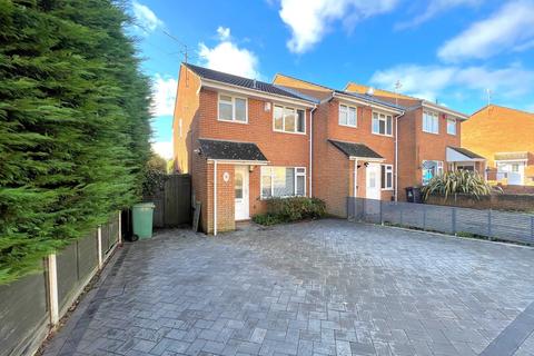 3 bedroom end of terrace house for sale, Sandpiper Close, Creekmoor, POOLE, BH17