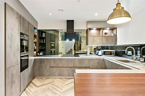 undefined, Chapel Side, Moscow Road, London, W2