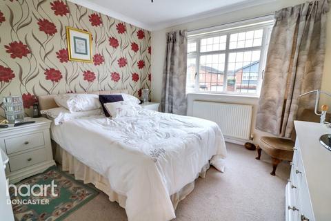4 bedroom detached house for sale, Hennings Close, Doncaster