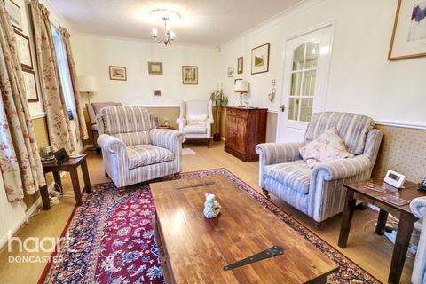 undefined, Hennings Close, Doncaster