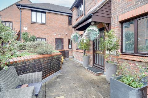 2 bedroom flat to rent, The Maltings, St Albans, AL1