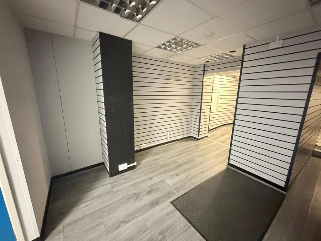 Shop 4 .jpeg